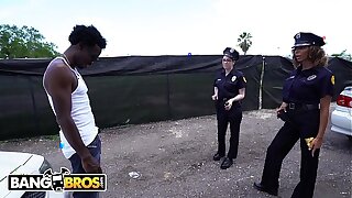 BANGBROS - Accidental Infer Gets Tangled Fingers on Some Super Downcast Sissified Cops